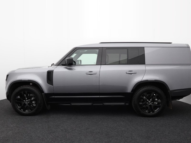 2024 (24) LAND ROVER DEFENDER 3.0 D300 Outbound 130 5dr Auto 3570595