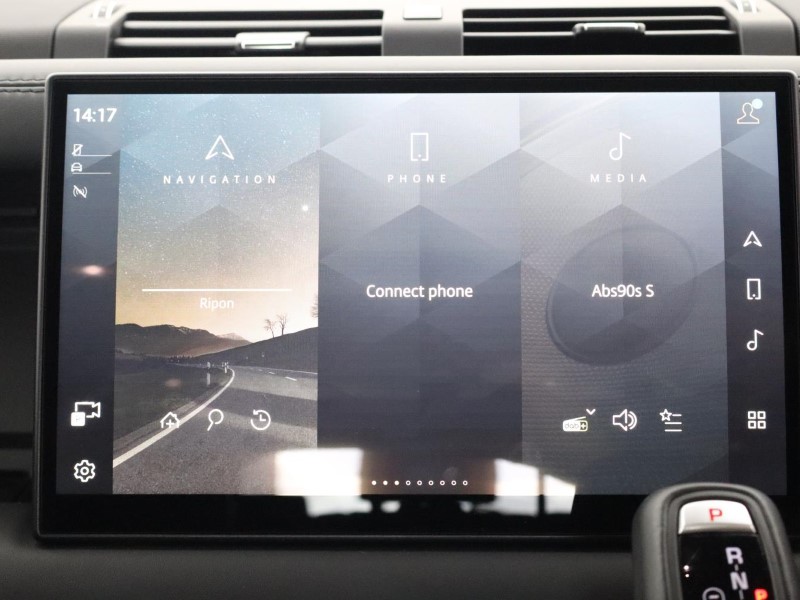 2024 (24) LAND ROVER DEFENDER 3.0 D300 Outbound 130 5dr Auto 3570627