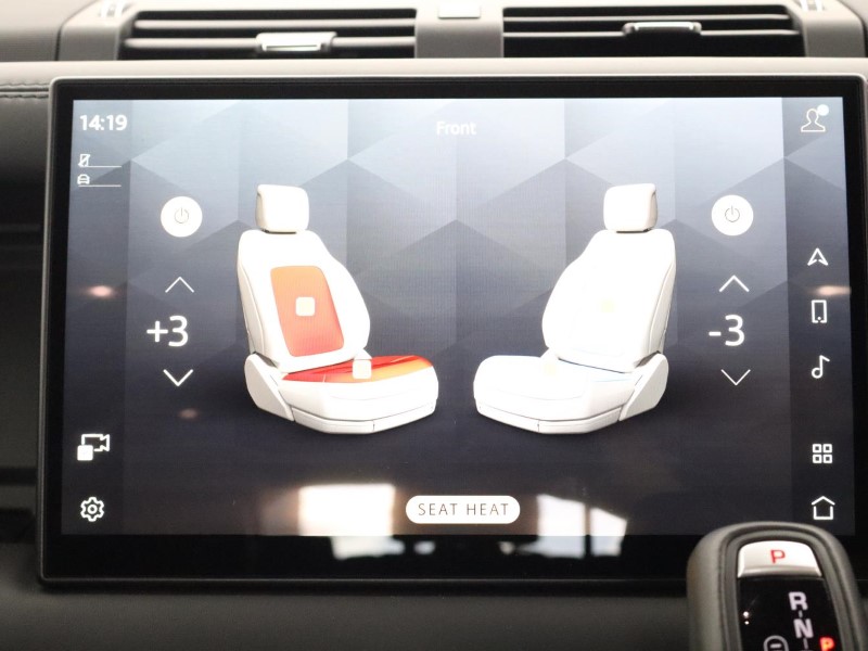 2024 (24) LAND ROVER DEFENDER 3.0 D300 Outbound 130 5dr Auto 3570631