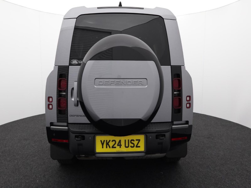 2024 (24) LAND ROVER DEFENDER 3.0 D300 Outbound 130 5dr Auto 3570593