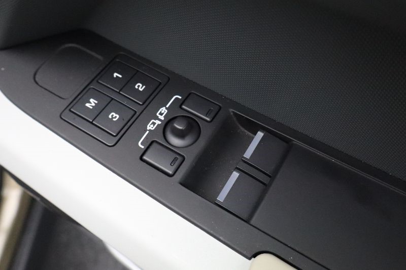 2024 (24) LAND ROVER DEFENDER 3.0 D300 X-Dynamic HSE 90 3dr Auto [6 seat] 3531683