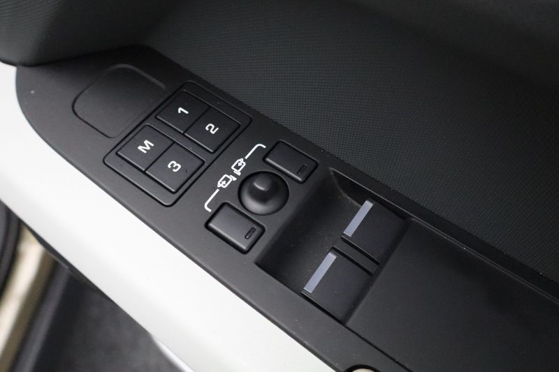 2024 (24) LAND ROVER DEFENDER 3.0 D300 X-Dynamic HSE 90 3dr Auto [6 seat] 3531685