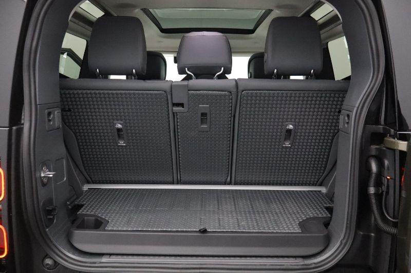 2024 (24) LAND ROVER DEFENDER 3.0 D300 X-Dynamic HSE 90 3dr Auto [6 seat] 3531705