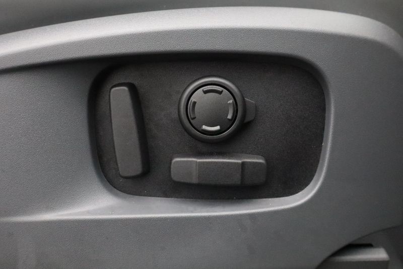 2024 (24) LAND ROVER DEFENDER 3.0 D300 X-Dynamic HSE 90 3dr Auto [6 seat] 3531682