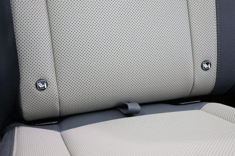 2024 (24) LAND ROVER DEFENDER 3.0 D300 X-Dynamic HSE 90 3dr Auto [6 seat] 3531701