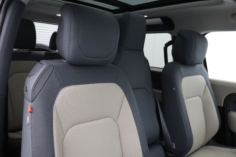 2024 (24) LAND ROVER DEFENDER 3.0 D300 X-Dynamic HSE 90 3dr Auto [6 seat] 3531687