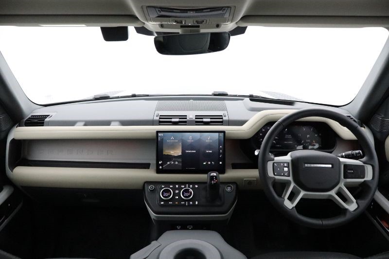 2024 (24) LAND ROVER DEFENDER 3.0 D300 X-Dynamic HSE 90 3dr Auto [6 seat] 3531713