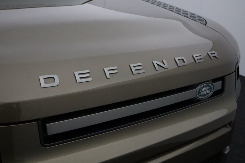 2024 (24) LAND ROVER DEFENDER 3.0 D300 X-Dynamic HSE 90 3dr Auto [6 seat] 3531711