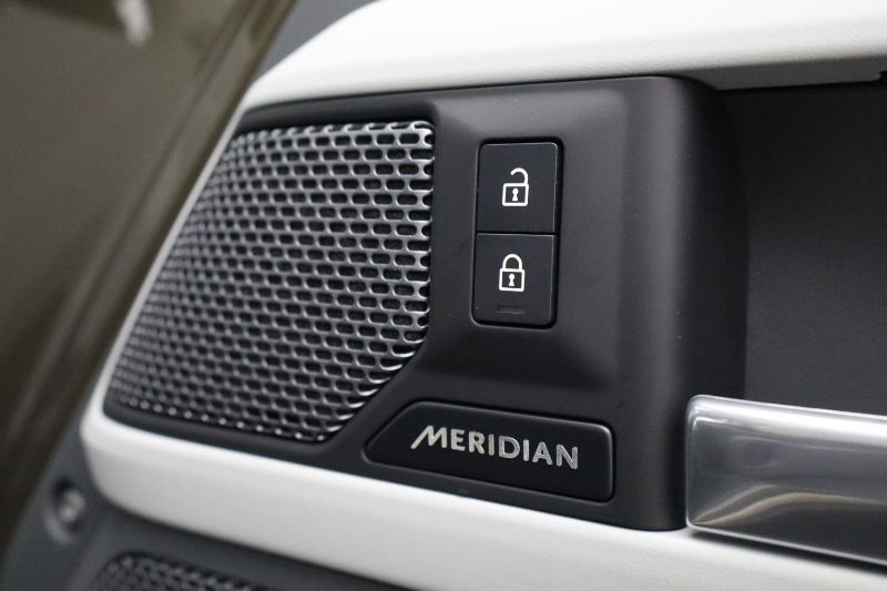 2024 (24) LAND ROVER DEFENDER 3.0 D300 X-Dynamic HSE 90 3dr Auto [6 seat] 3531681