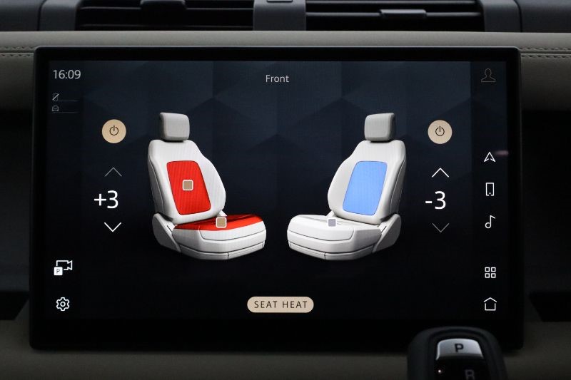 2024 (24) LAND ROVER DEFENDER 3.0 D300 X-Dynamic HSE 90 3dr Auto [6 seat] 3531694