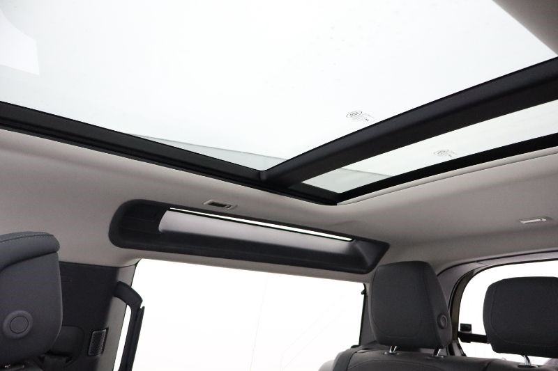 2024 (24) LAND ROVER DEFENDER 3.0 D300 X-Dynamic HSE 90 3dr Auto [6 seat] 3531678