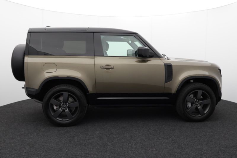 2024 (24) LAND ROVER DEFENDER 3.0 D300 X-Dynamic HSE 90 3dr Auto [6 seat] 3531721