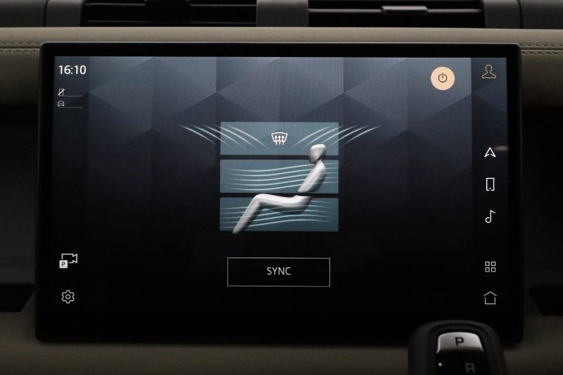 2024 (24) LAND ROVER DEFENDER 3.0 D300 X-Dynamic HSE 90 3dr Auto [6 seat] 3531695