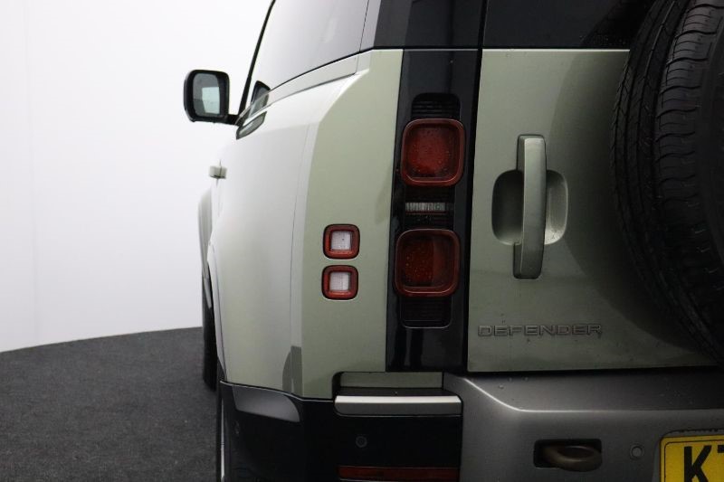2023 (23) LAND ROVER DEFENDER 3.0 D250 X-Dynamic SE 90 3dr Auto 3539158
