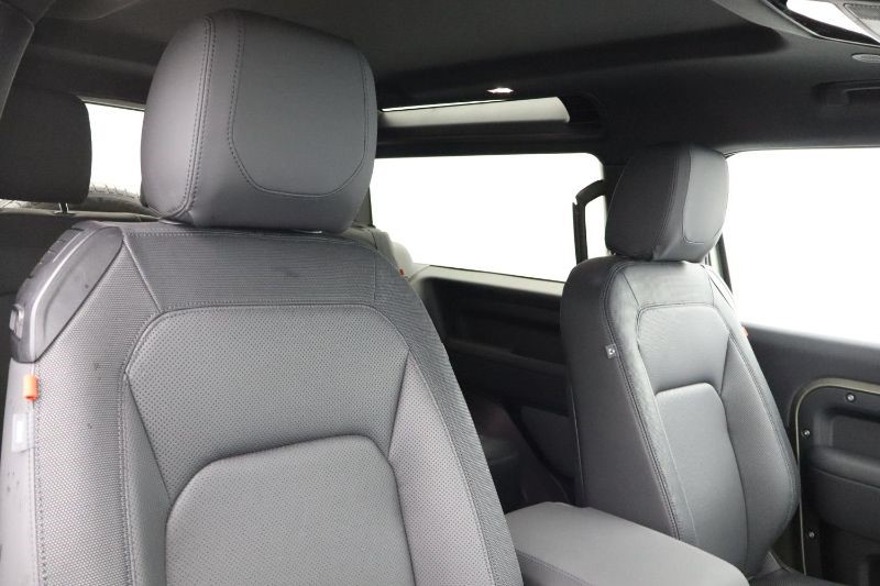 2023 (23) LAND ROVER DEFENDER 3.0 D250 X-Dynamic SE 90 3dr Auto 3539137