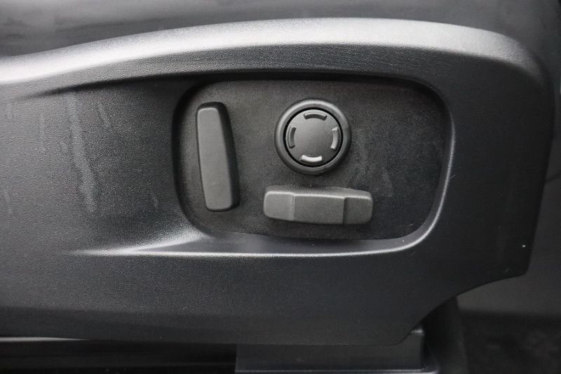 2023 (23) LAND ROVER DEFENDER 3.0 D250 X-Dynamic SE 90 3dr Auto 3539135