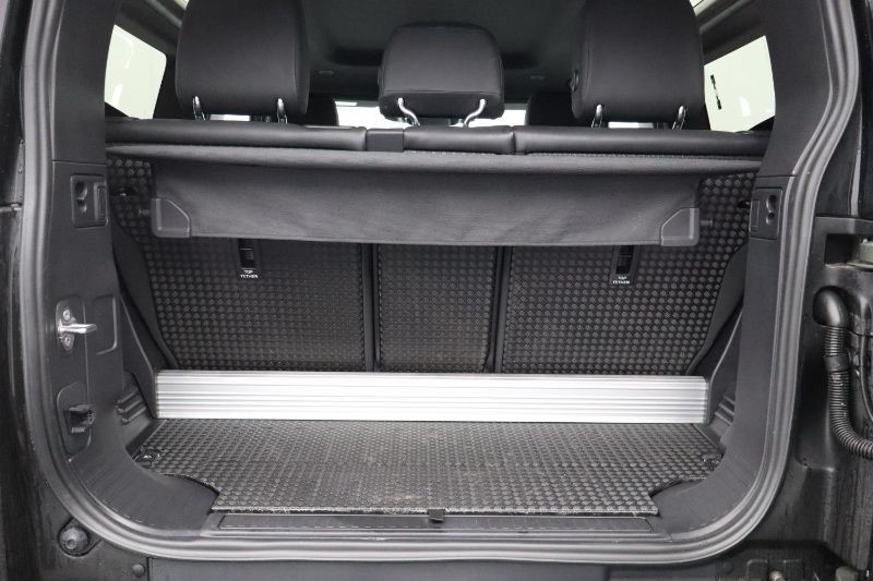 2023 (23) LAND ROVER DEFENDER 3.0 D250 X-Dynamic SE 90 3dr Auto 3539153