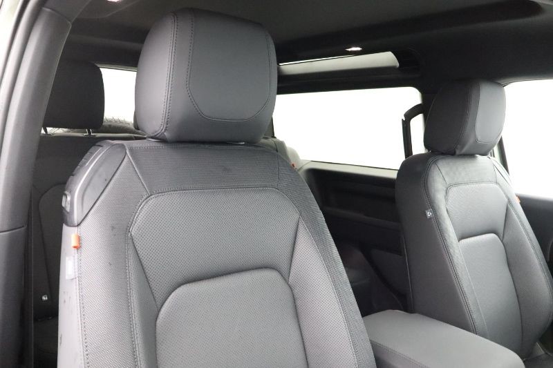 2023 (23) LAND ROVER DEFENDER 3.0 D250 X-Dynamic SE 90 3dr Auto 3539136