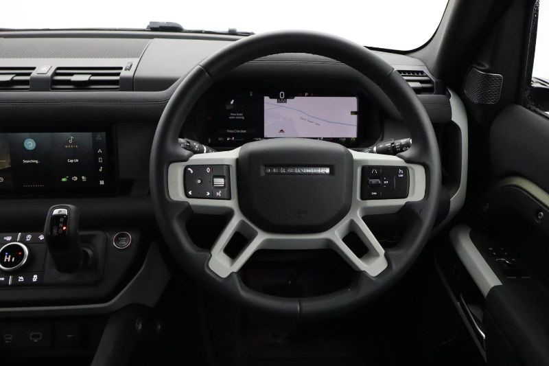 2023 (23) LAND ROVER DEFENDER 3.0 D250 X-Dynamic SE 90 3dr Auto 3539161