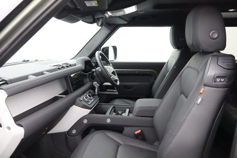 2023 (23) LAND ROVER DEFENDER 3.0 D250 X-Dynamic SE 90 3dr Auto 3539129
