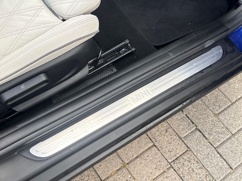 2020 (70) MINI CONVERTIBLE 1.5 Cooper Exclusive II 2dr Auto 5934580