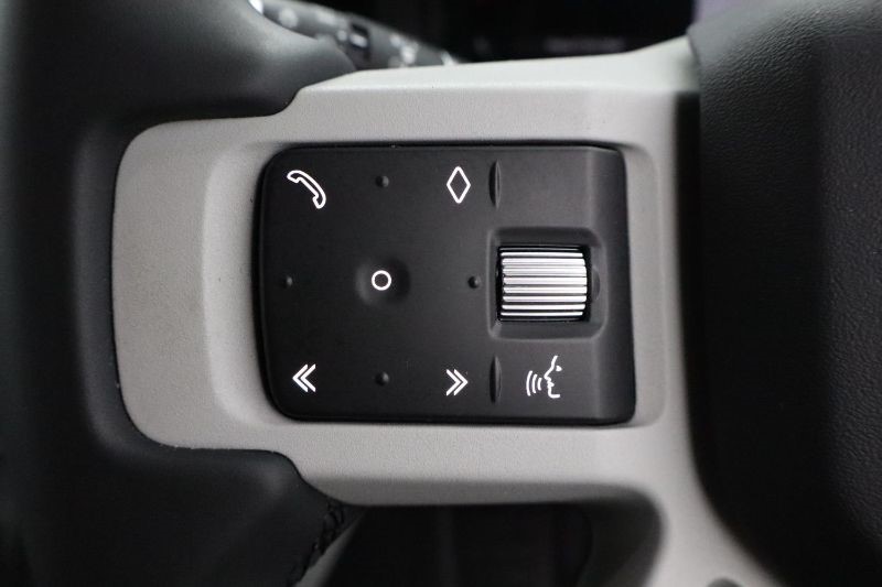 2023 (23) LAND ROVER DEFENDER 3.0 D250 X-Dynamic SE 90 3dr Auto 3539139