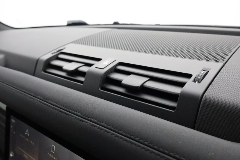 2023 (23) LAND ROVER DEFENDER 3.0 D250 X-Dynamic SE 90 3dr Auto 3539149