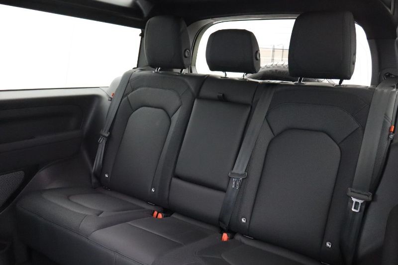 2023 (23) LAND ROVER DEFENDER 3.0 D250 X-Dynamic SE 90 3dr Auto 3539131