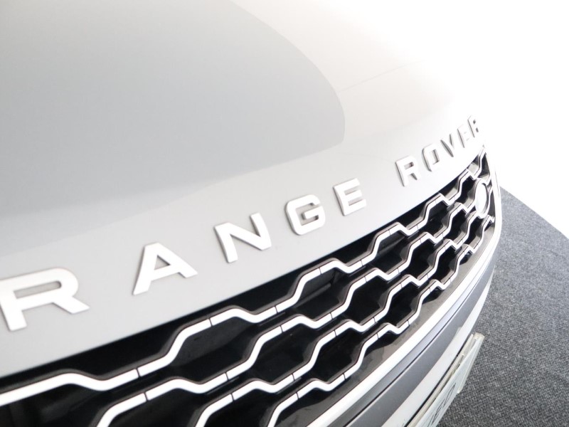 2019 (69) LAND ROVER RANGE ROVER EVOQUE 2.0 D180 S 5dr Auto 3570550