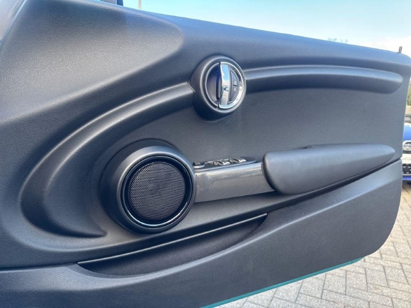 2019 (69) MINI CONVERTIBLE 1.5 Cooper Classic II 2dr 5972135