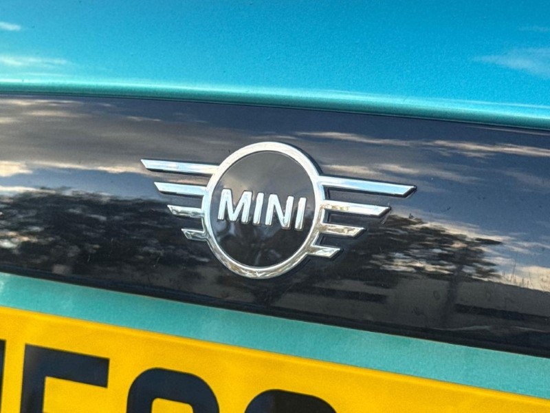 2019 (69) MINI CONVERTIBLE 1.5 Cooper Classic II 2dr 5972152