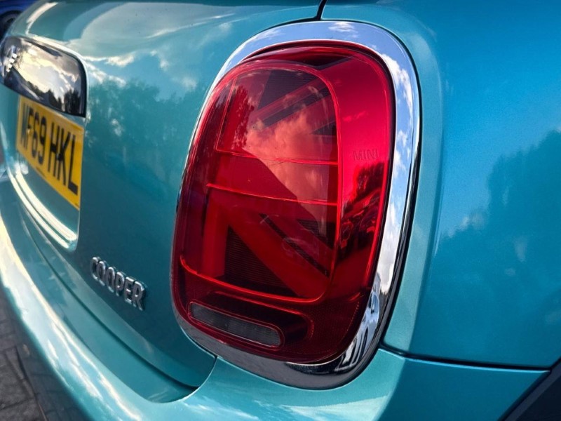 2019 (69) MINI CONVERTIBLE 1.5 Cooper Classic II 2dr 5972154