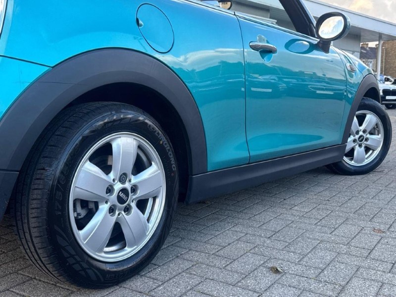 2019 (69) MINI CONVERTIBLE 1.5 Cooper Classic II 2dr 5972155