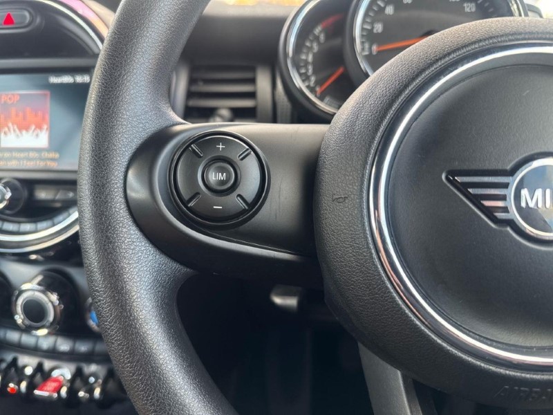 2019 (69) MINI CONVERTIBLE 1.5 Cooper Classic II 2dr 5972131