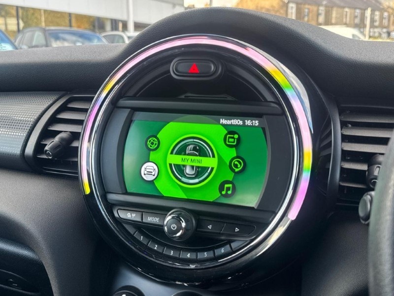 2019 (69) MINI CONVERTIBLE 1.5 Cooper Classic II 2dr 5972139