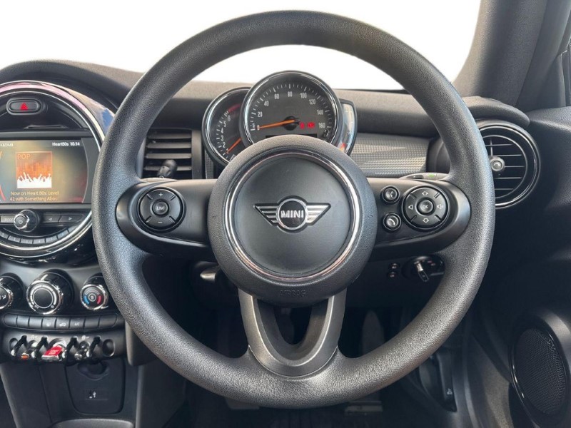 2019 (69) MINI CONVERTIBLE 1.5 Cooper Classic II 2dr 5972119