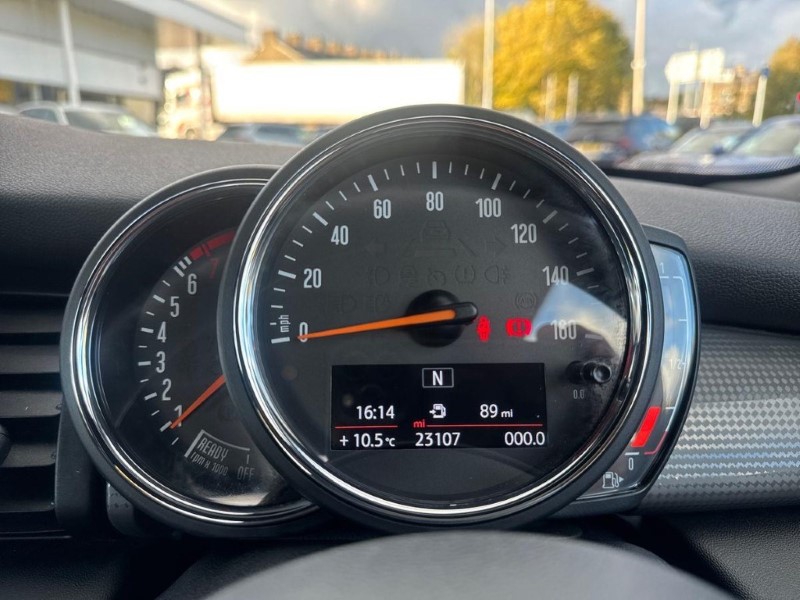 2019 (69) MINI CONVERTIBLE 1.5 Cooper Classic II 2dr 5972123