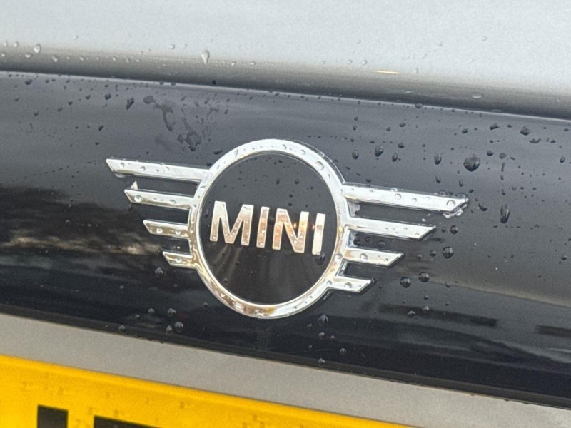 2023 (73) MINI HATCHBACK 1.5 Cooper Classic Premium 5dr Auto 5988170