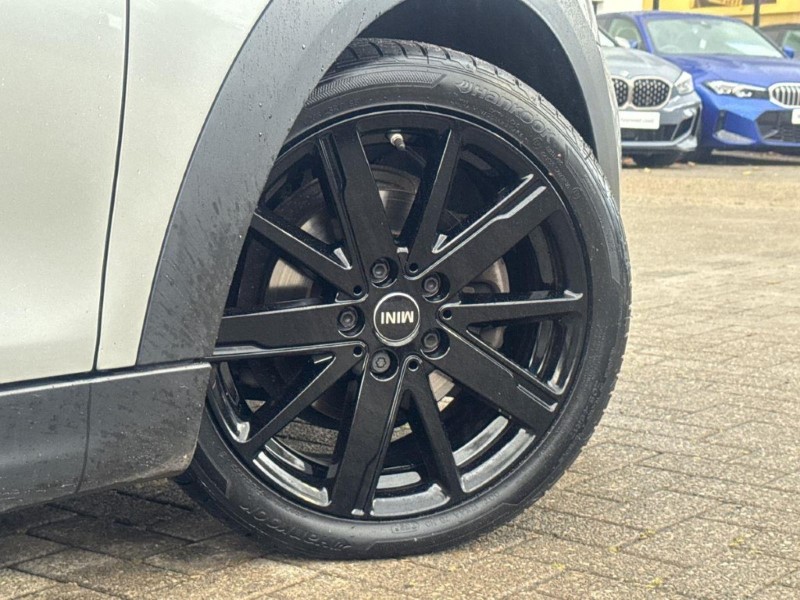 2023 (73) MINI HATCHBACK 1.5 Cooper Classic Premium 5dr Auto 5988174