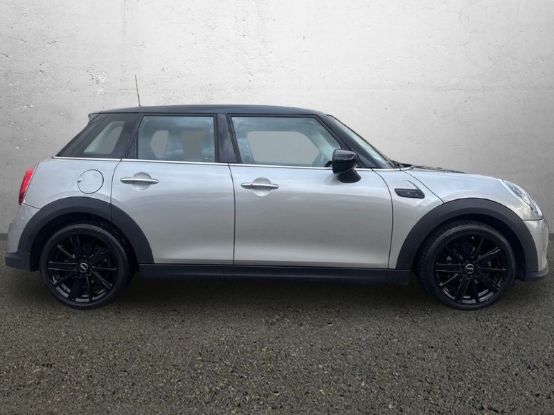 2023 (73) MINI HATCHBACK 1.5 Cooper Classic Premium 5dr Auto 5988132