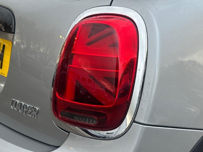 2023 (73) MINI HATCHBACK 1.5 Cooper Classic Premium 5dr Auto 5988172