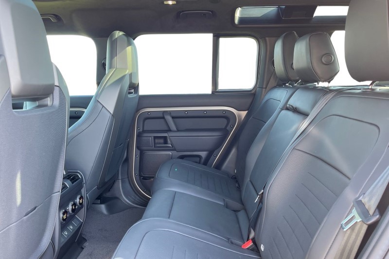 2025 (25) LAND ROVER DEFENDER 4.4 P635 Octa 110 5dr Auto 4217431