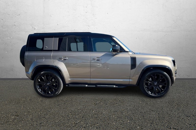 2025 (25) LAND ROVER DEFENDER 4.4 P635 Octa 110 5dr Auto 4217432