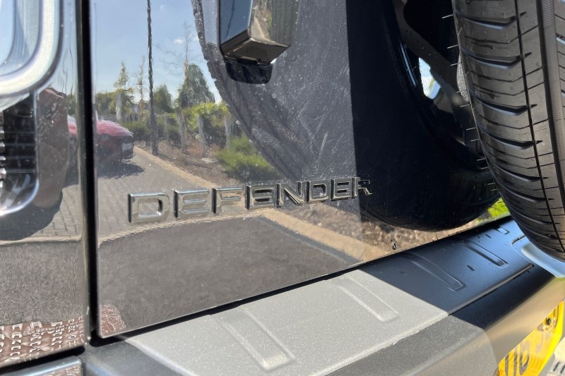 2025 (25) LAND ROVER DEFENDER 4.4 P635 Octa 110 5dr Auto 4217472