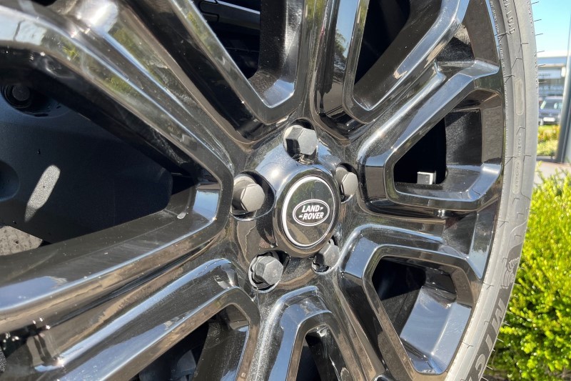 2025 (25) LAND ROVER DEFENDER 4.4 P635 Octa 110 5dr Auto 4217471