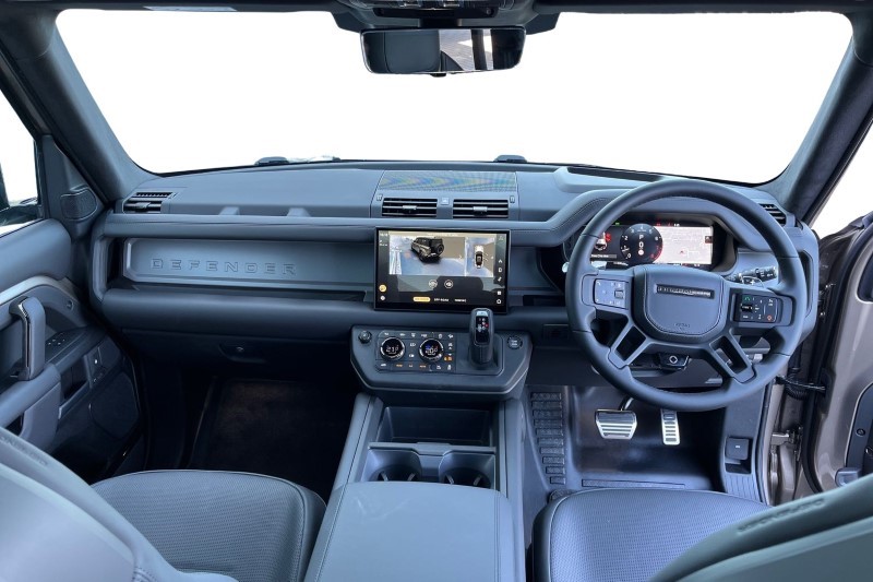 2025 (25) LAND ROVER DEFENDER 4.4 P635 Octa 110 5dr Auto 4217436