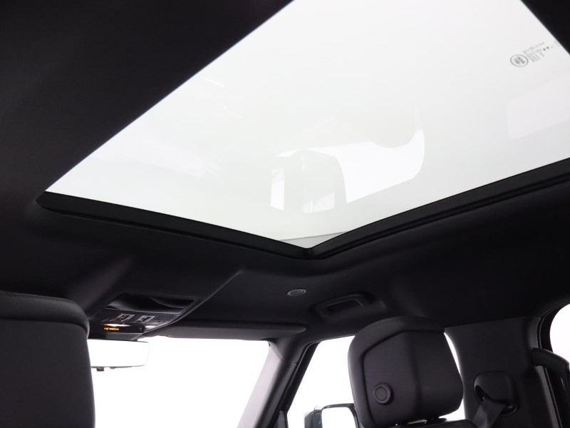 2024 (73) LAND ROVER DEFENDER 5.0 P525 V8 Carpathian Edition 110 5dr Auto 3609846