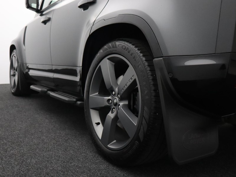 2024 (73) LAND ROVER DEFENDER 5.0 P525 V8 Carpathian Edition 110 5dr Auto 3609872