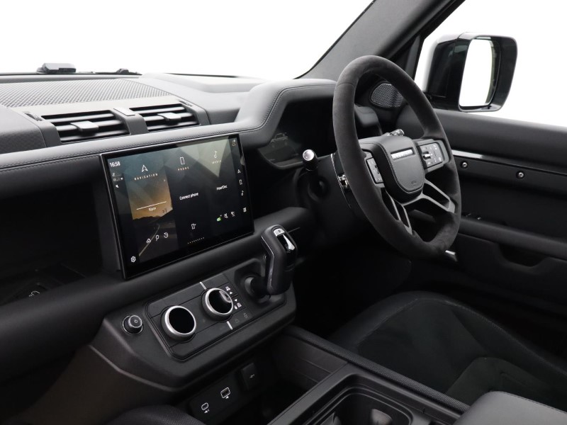 2024 (73) LAND ROVER DEFENDER 5.0 P525 V8 Carpathian Edition 110 5dr Auto 3609863