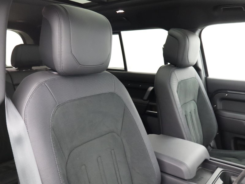 2024 (73) LAND ROVER DEFENDER 5.0 P525 V8 Carpathian Edition 110 5dr Auto 3609849